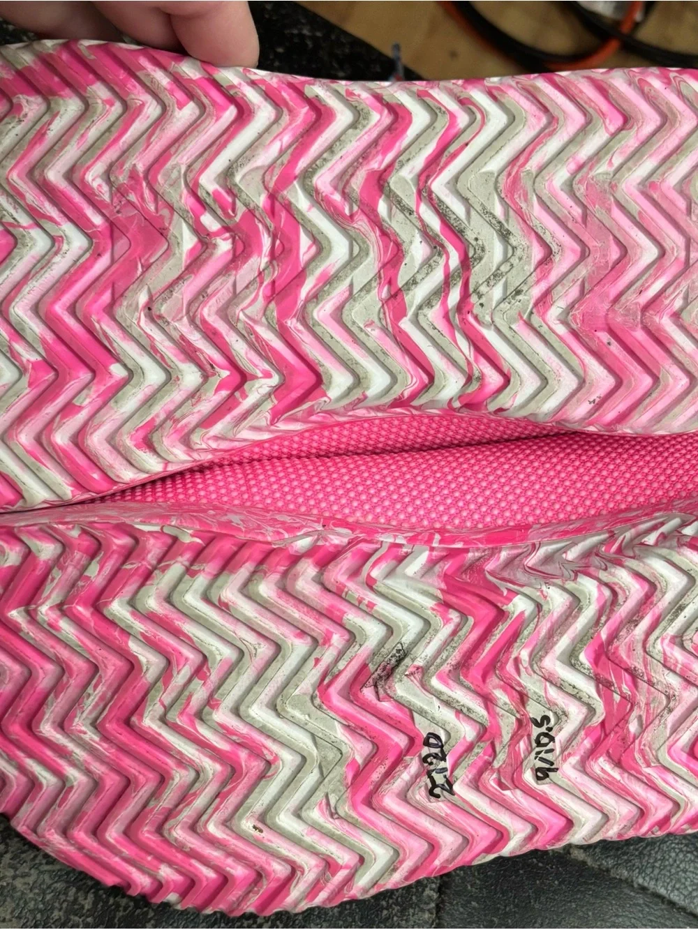 No Bull Pink tennis shoes sneakers 10 1/2